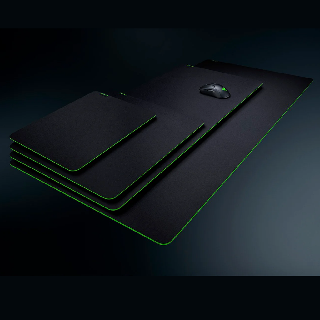 Razer Gigantus V2 XXL / Keyboard and Mouse Pad  (RZ02-03330400-R3M1)